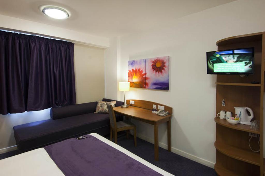 Premier Inn Leicester Fosse Park Exterior photo
