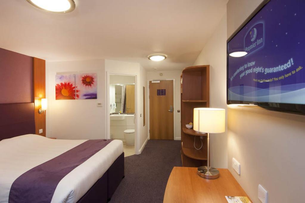 Premier Inn Leicester Fosse Park Exterior photo